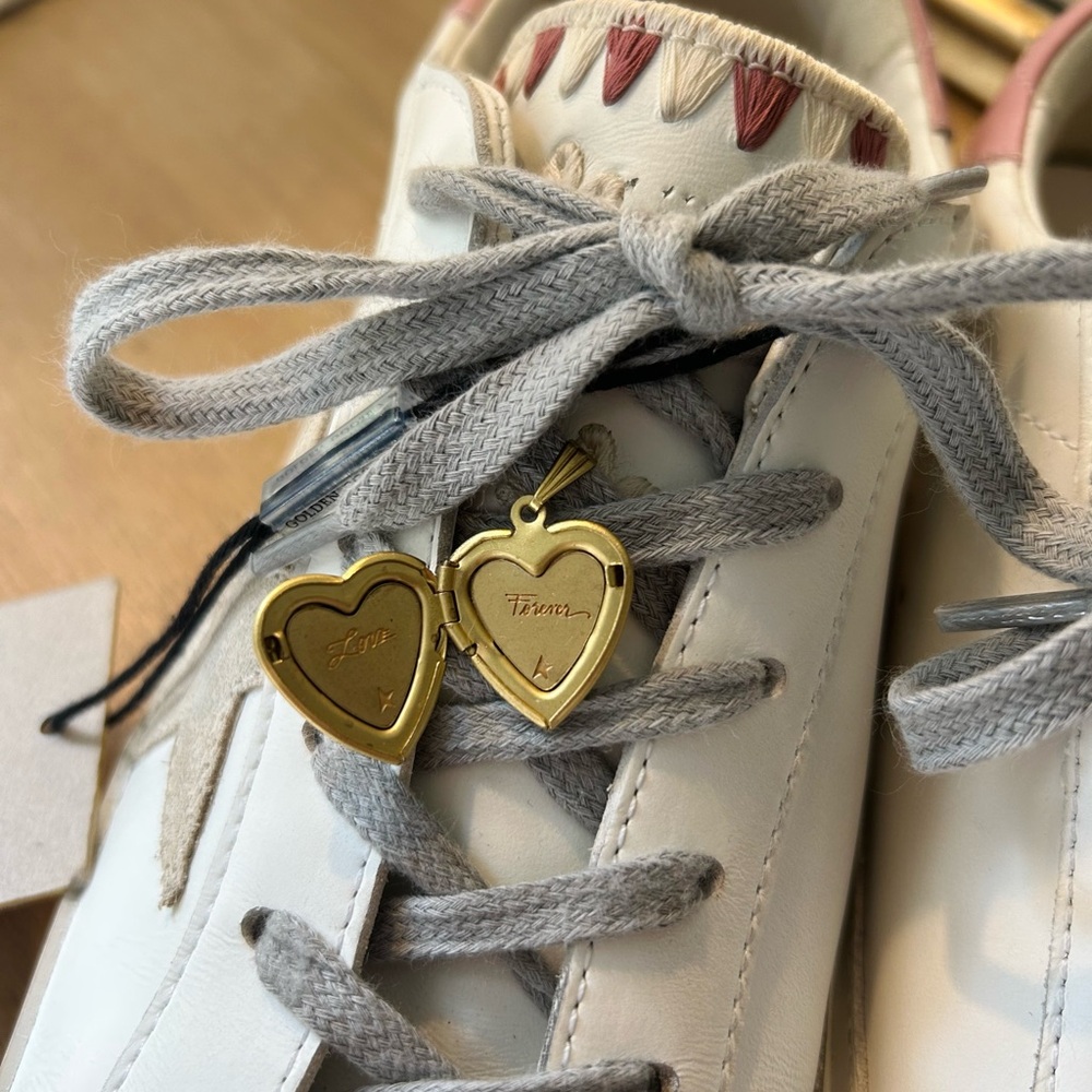 Golden Goose SUPER STAR Rare ❤️White Sneakers with Pink Accents and Beige Star - Picture 6 of 15